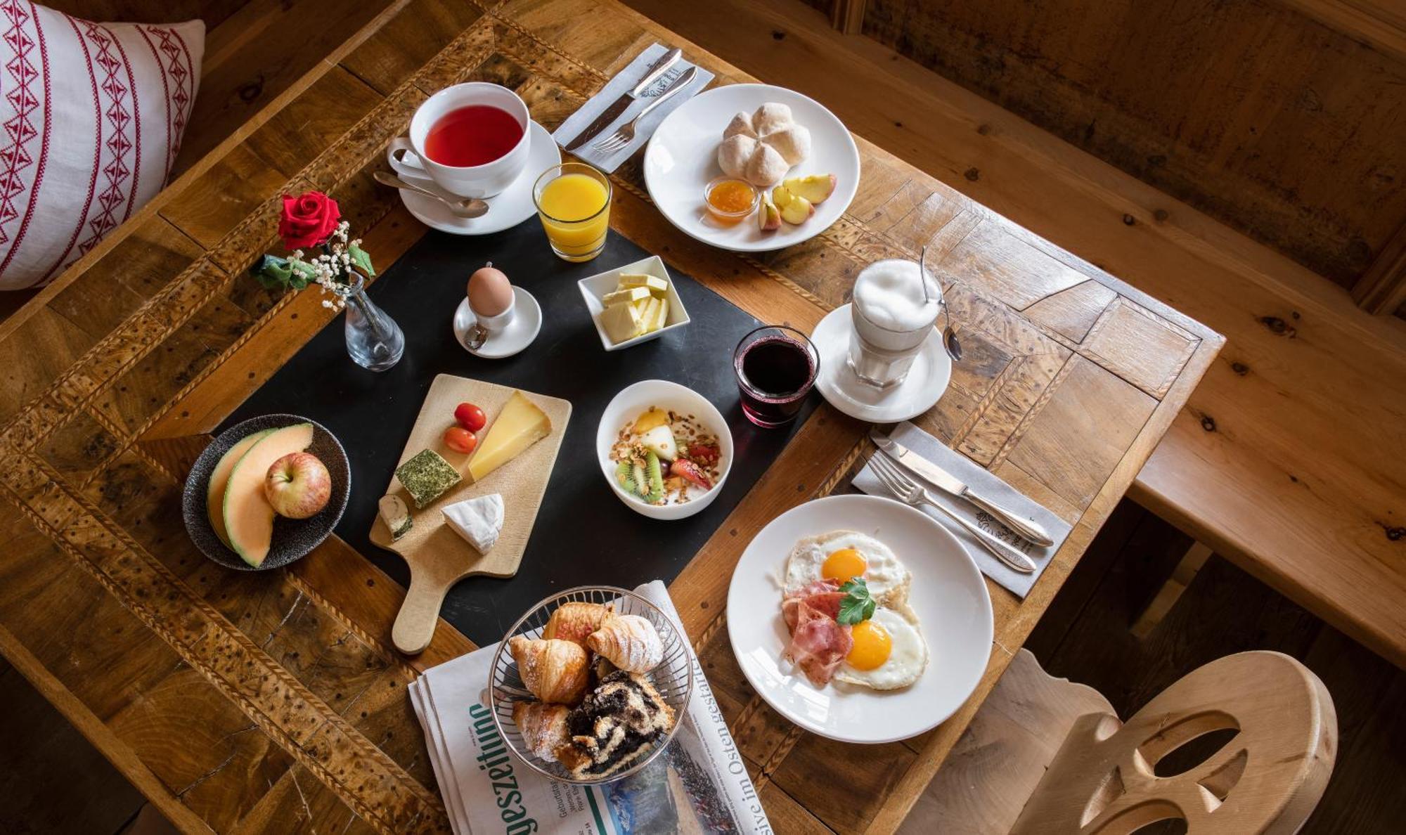 Hotel Goldener Adler - Im Sommer Silvretta Card Premium Inkludiert Ишгль Экстерьер фото