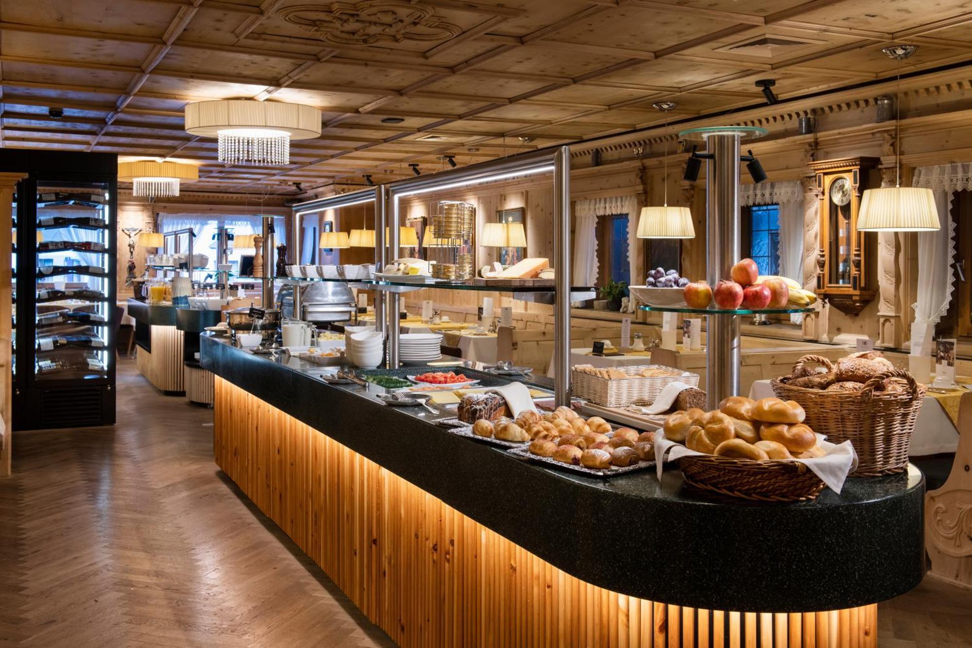 Hotel Goldener Adler - Im Sommer Silvretta Card Premium Inkludiert Ишгль Экстерьер фото