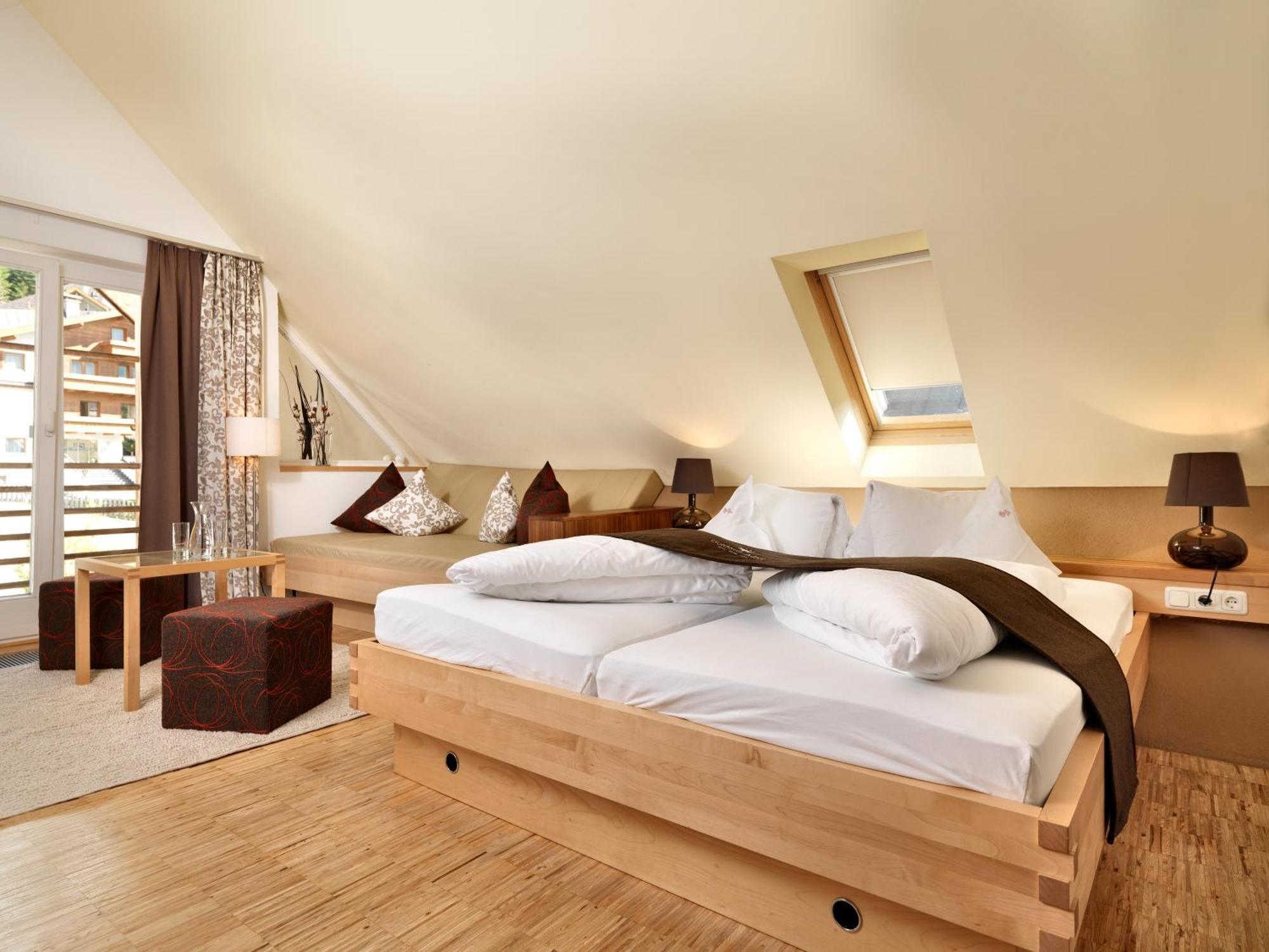 Hotel Goldener Adler - Im Sommer Silvretta Card Premium Inkludiert Ишгль Экстерьер фото