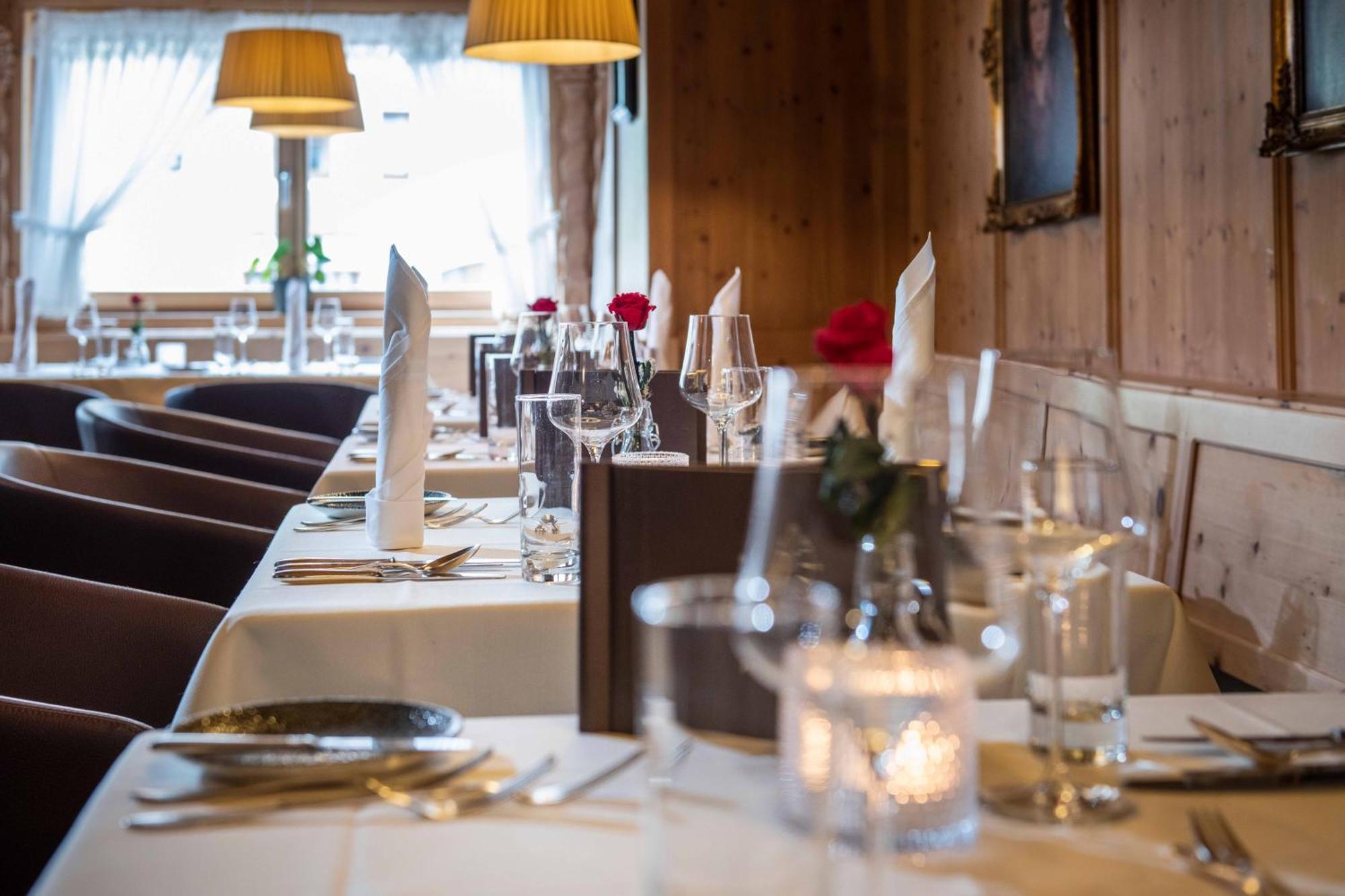 Hotel Goldener Adler - Im Sommer Silvretta Card Premium Inkludiert Ишгль Экстерьер фото