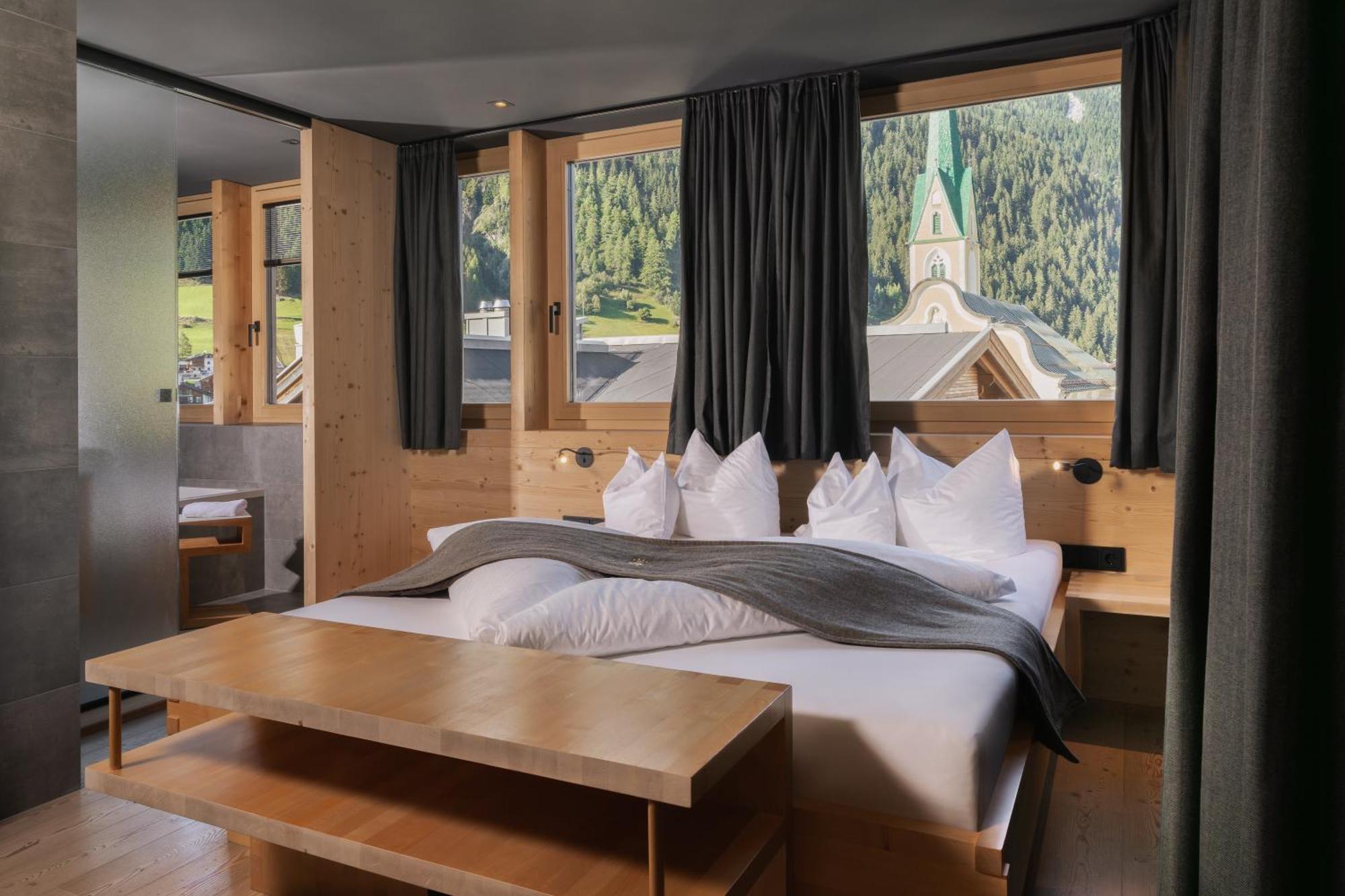 Hotel Goldener Adler - Im Sommer Silvretta Card Premium Inkludiert Ишгль Экстерьер фото